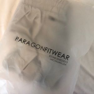 Paragonfitwear unopened grey M